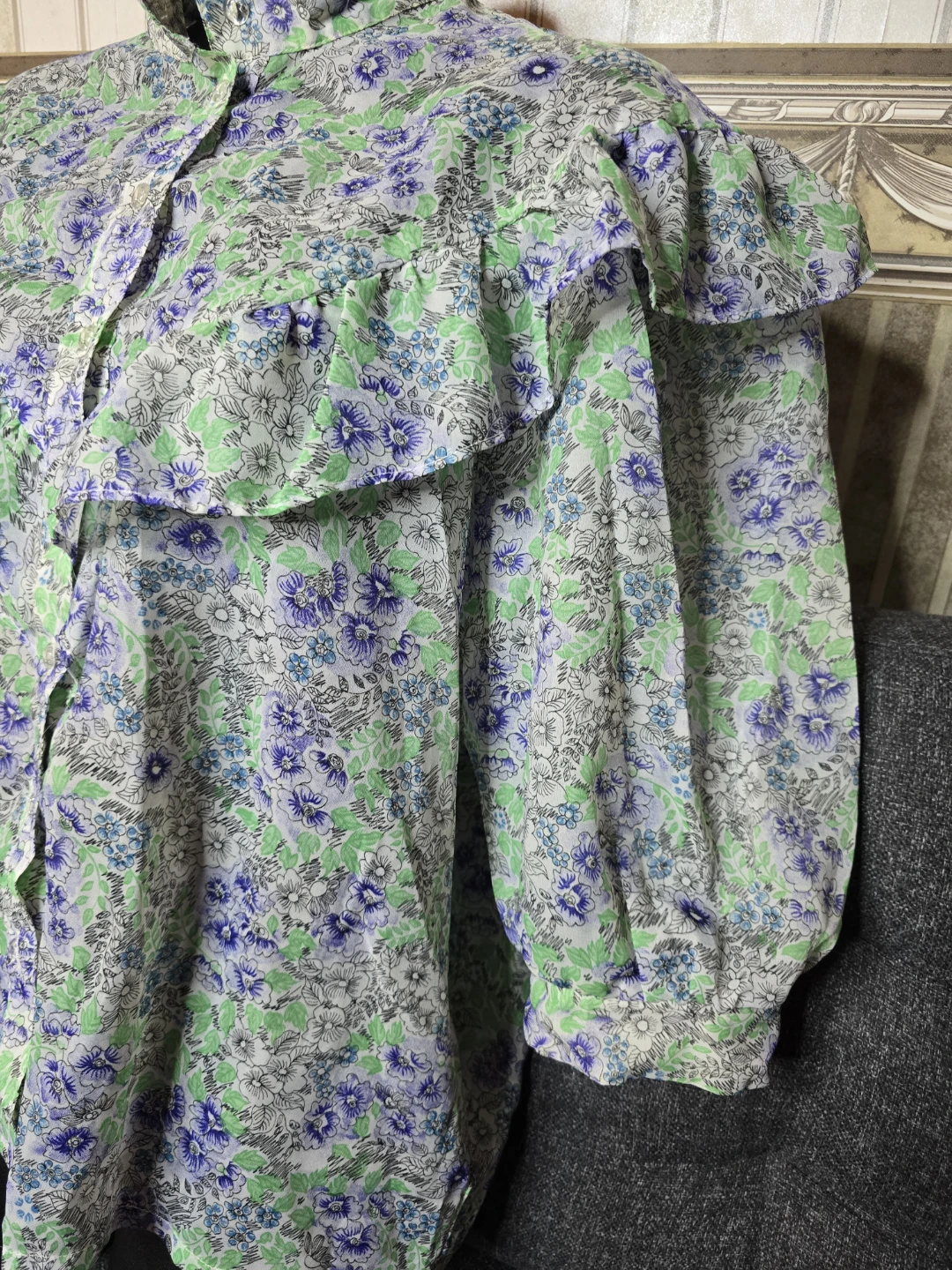 Vintage ( mede in Germany)Floral Ruffle Blouse size M- L - photo 3