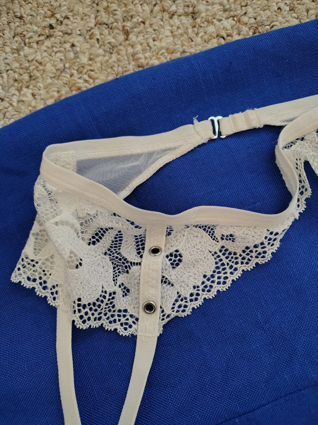 White Lace Garter Belt with Adjustable Straps - xs - photo 2