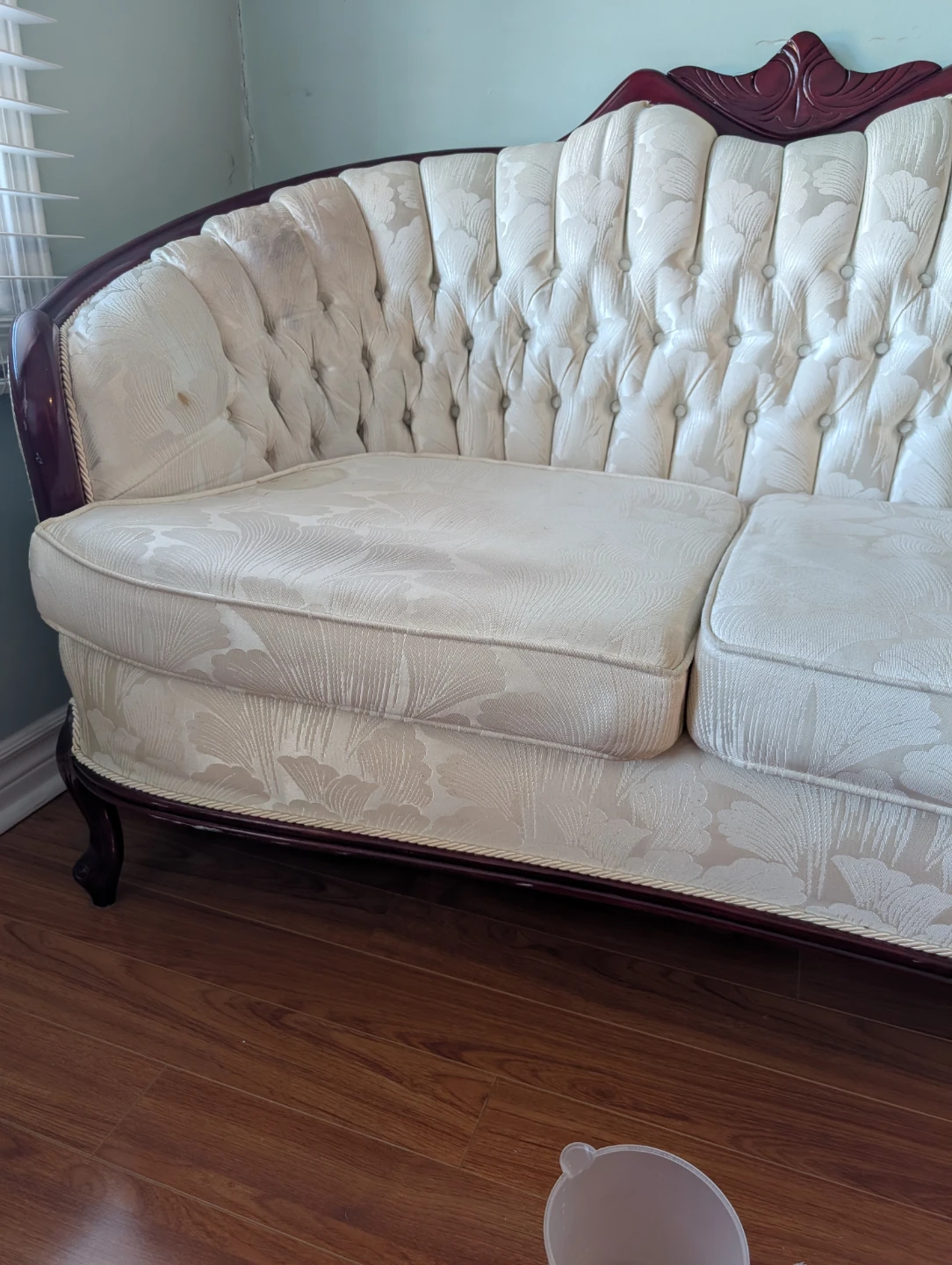 Vintage Loveseat Sofa - Cream Damask Fabric - photo 5