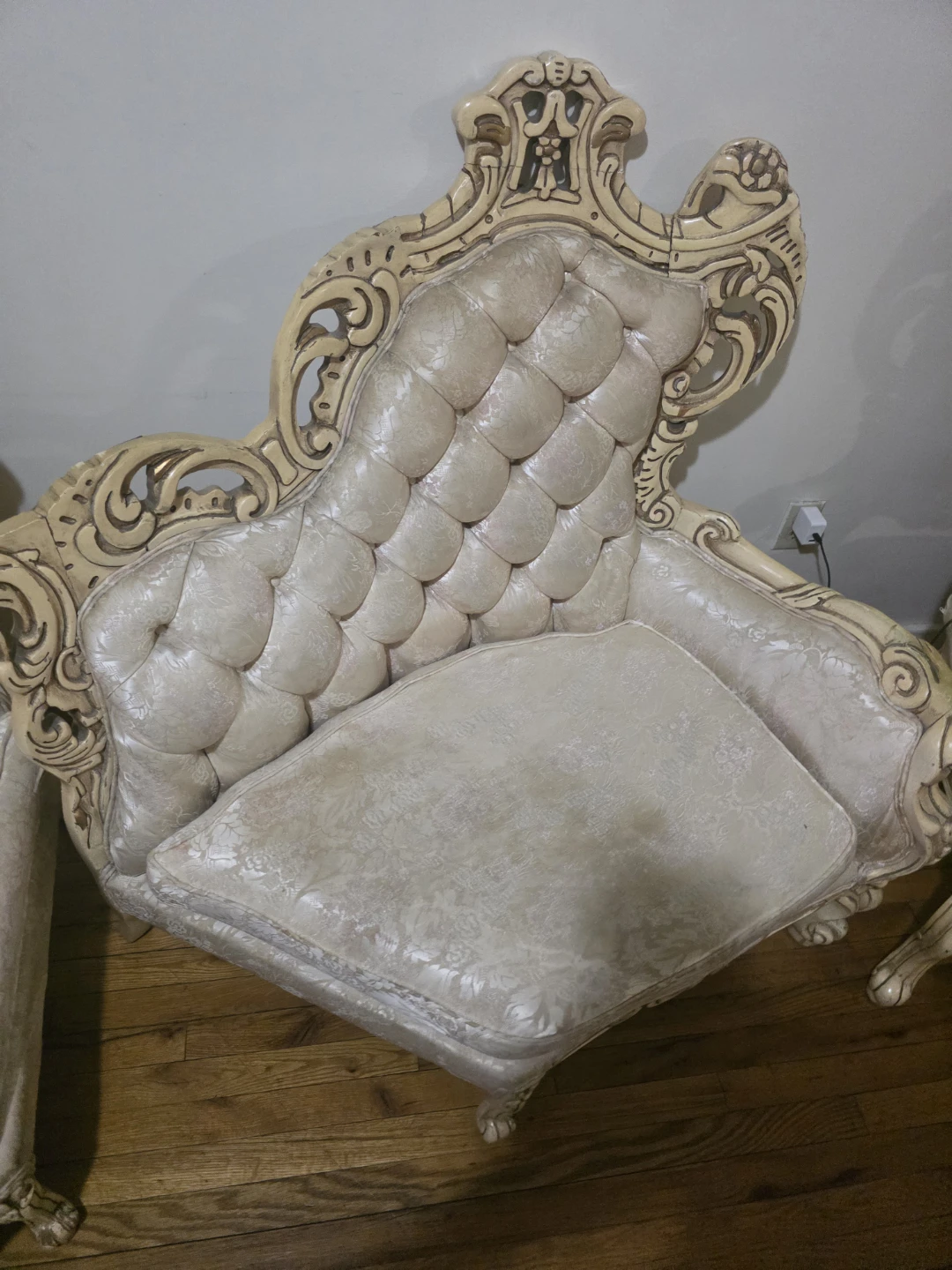 Ornate Tufted Accent Chairs (Set of 4) - photo 4