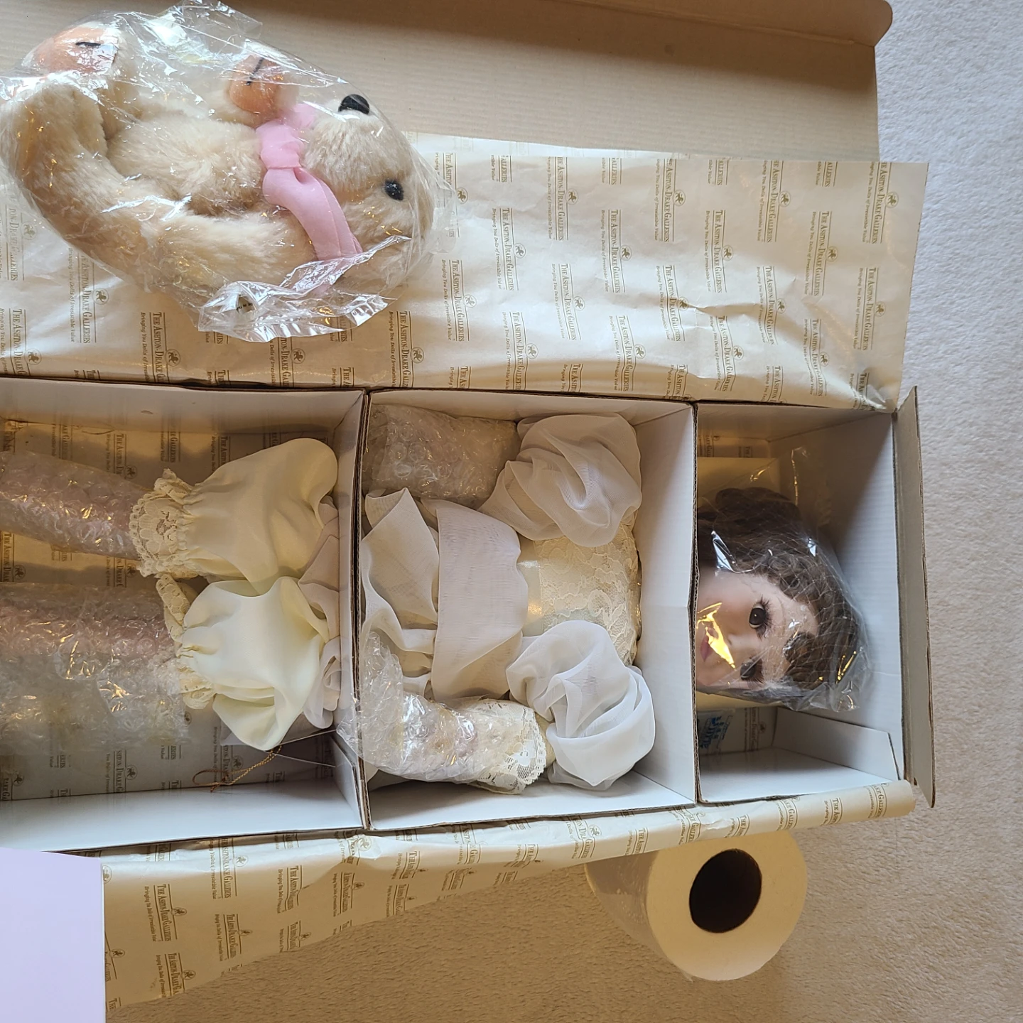 The Ashton-Drake Galleries "Olivia" Doll - photo 3