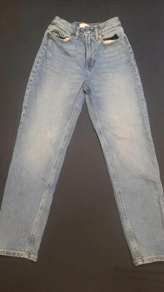 H&M Women's Light Wash Denim Jeans Size 2