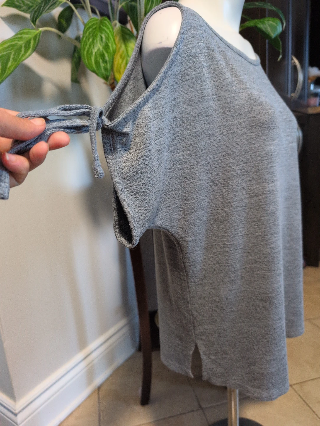 George Women's Grey Cold Shoulder Tie Sleeve T-Shirt Size S/P - photo 3