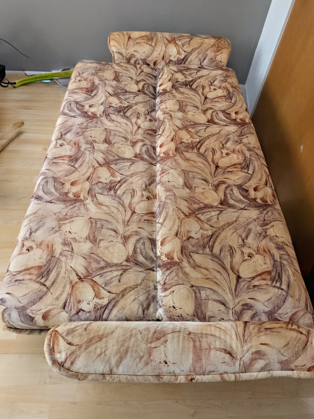 Futon Sofa Bed with Floral Pattern - photo 4