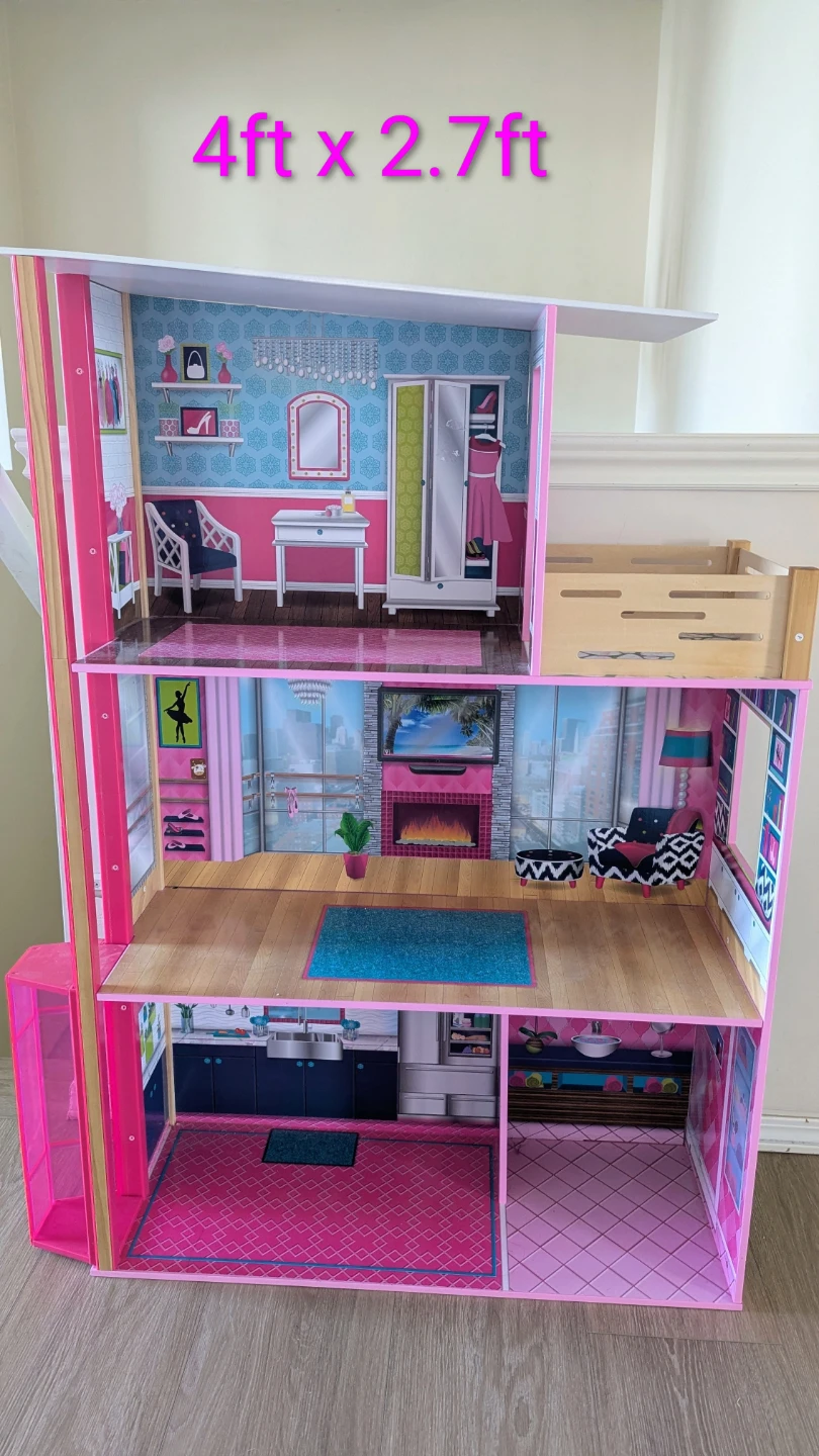 Barbie Dollhouse 4ft x 2.7ft