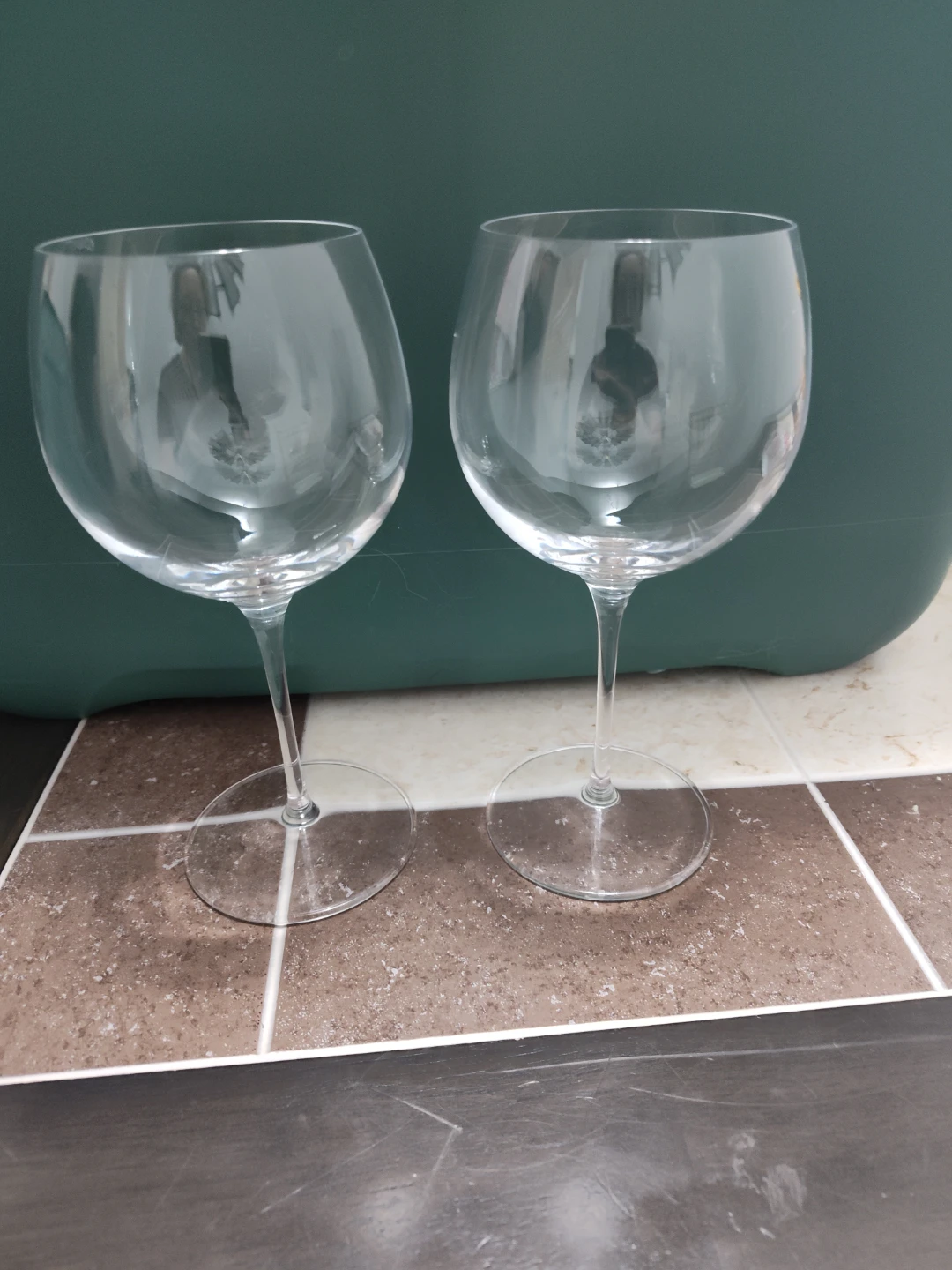 Set of 2 Red Wine Glasses