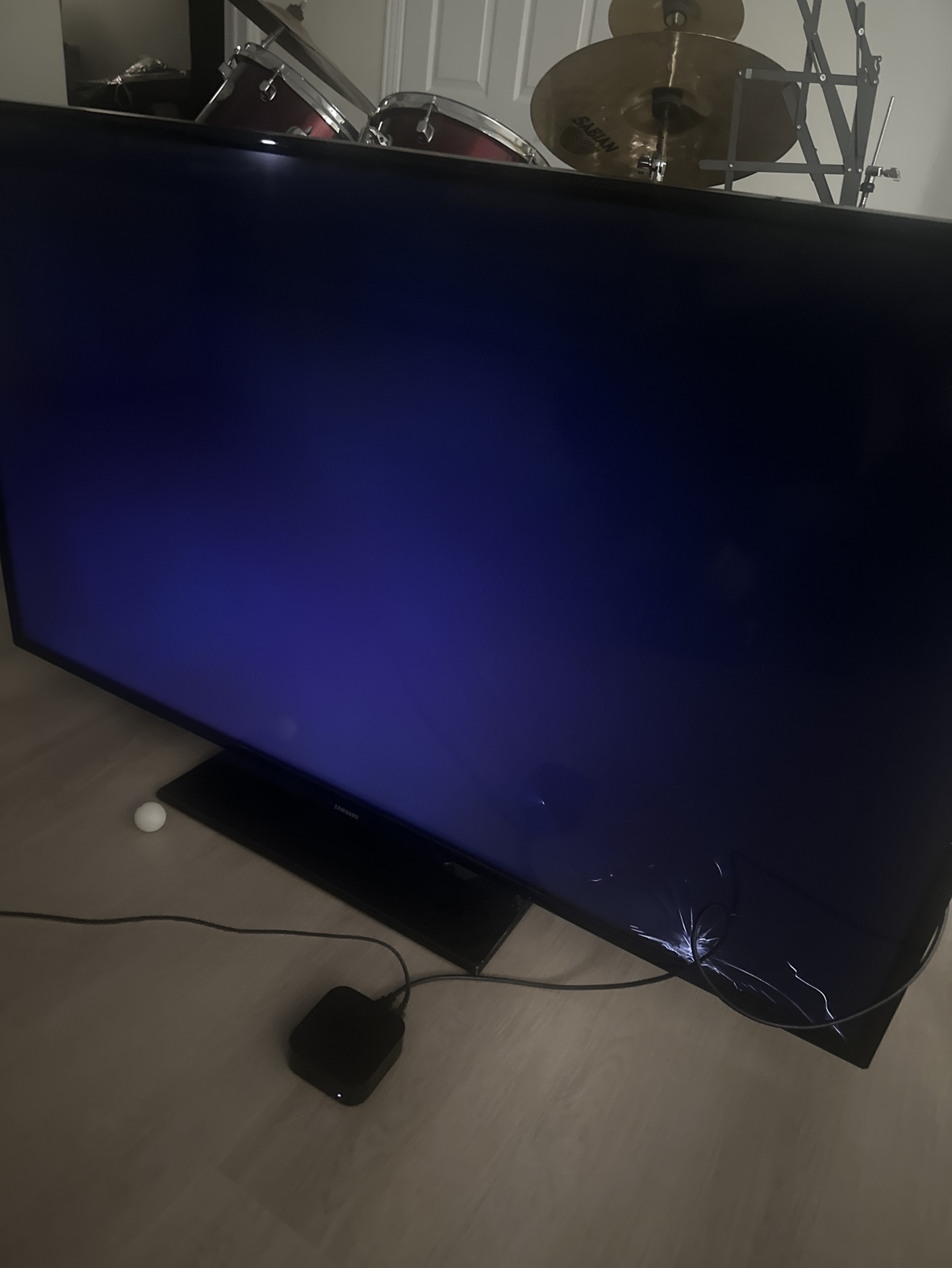 Free Samsung Flat Screen TV, does not work - photo 2