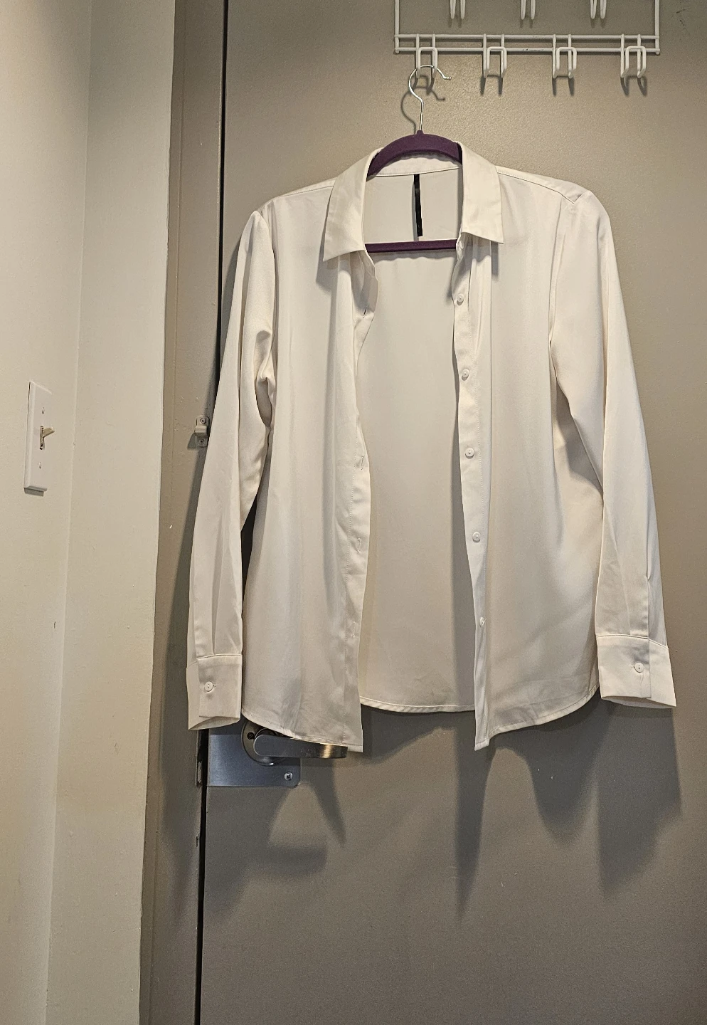 White Button-Up Shirt Medium - photo 2