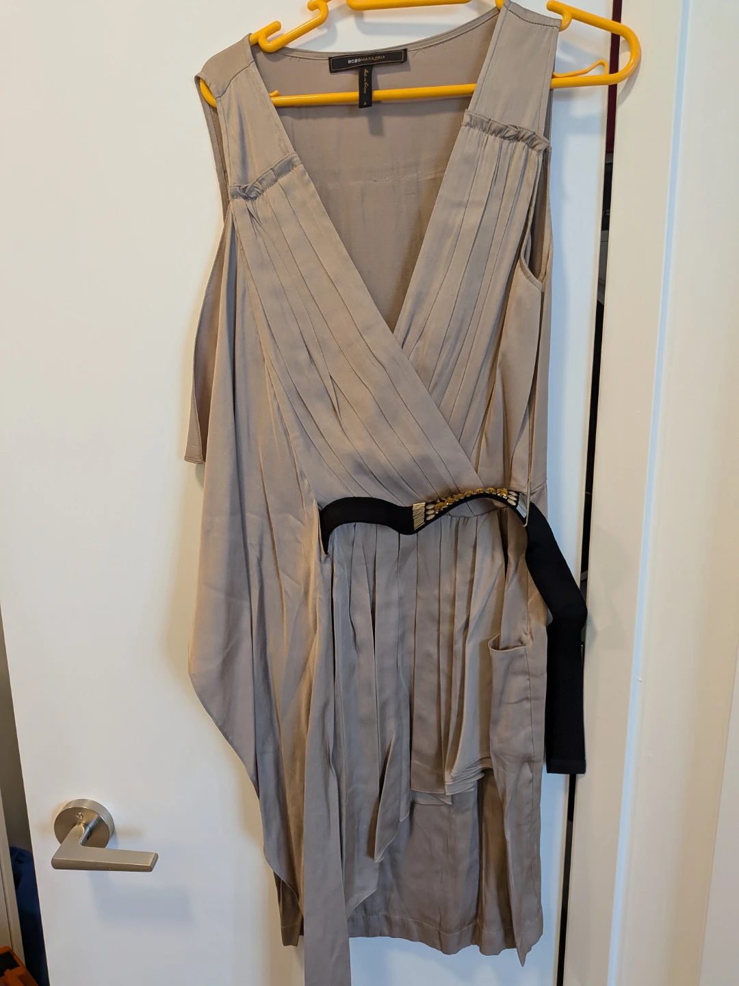 BCBGMAXAZRIA Women's Taupe Pleated Dress with Black Belt Size S - photo 2