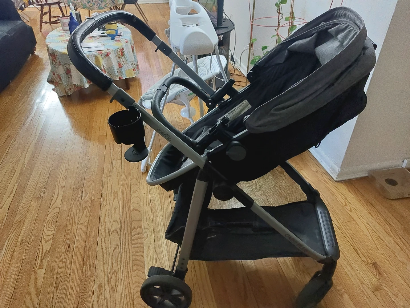 🚼 Evenflo Stroller – Clean, Lightweight & Ready to Go ($40) - photo 2