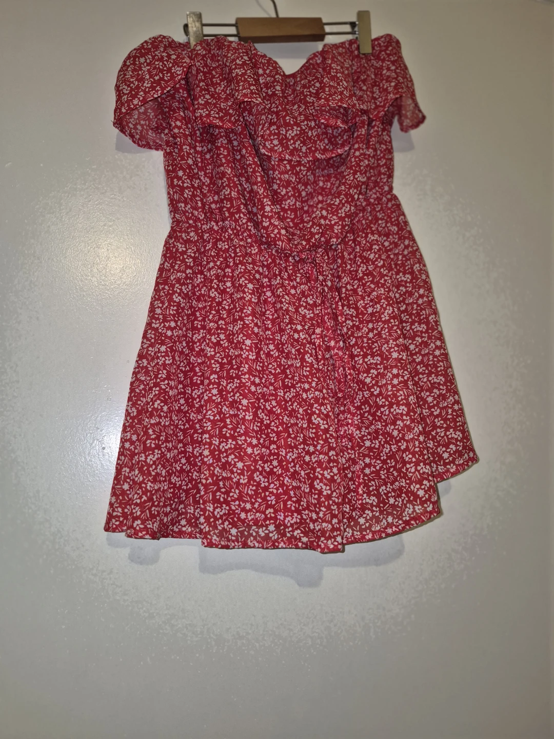 Off-the-shoulder floral romper size M