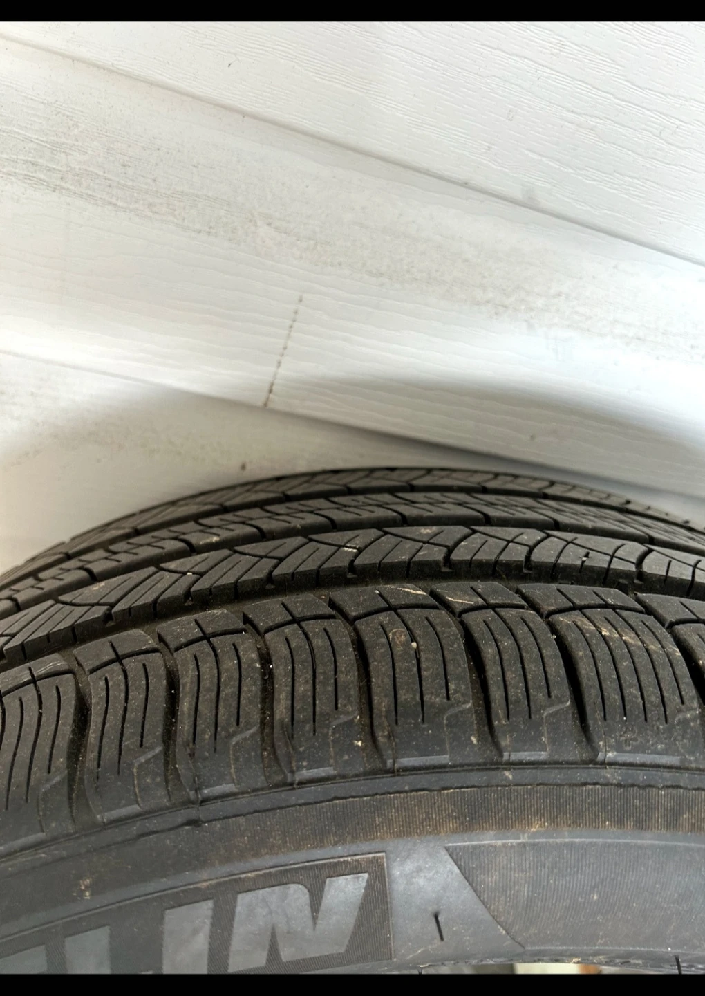 Michelin Latitude Tour HP Tire 235/55R19 - photo 5