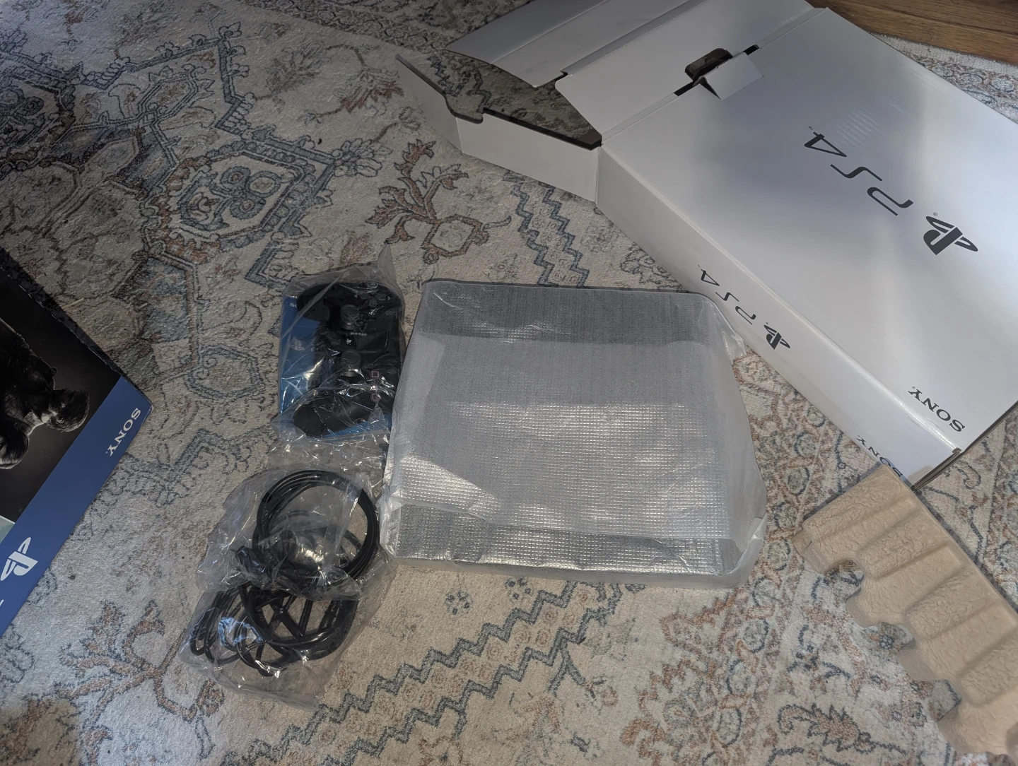 Sony PlayStation 4 Slim 1TB Console Bundle - photo 2