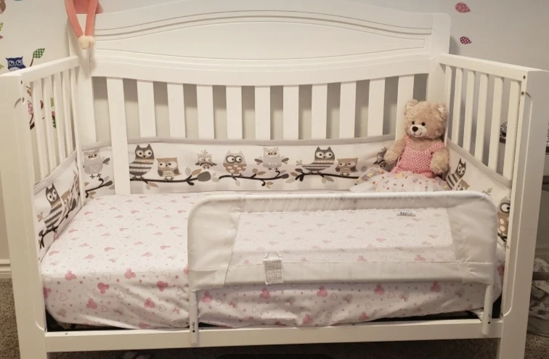 White Convertible Crib - photo 5