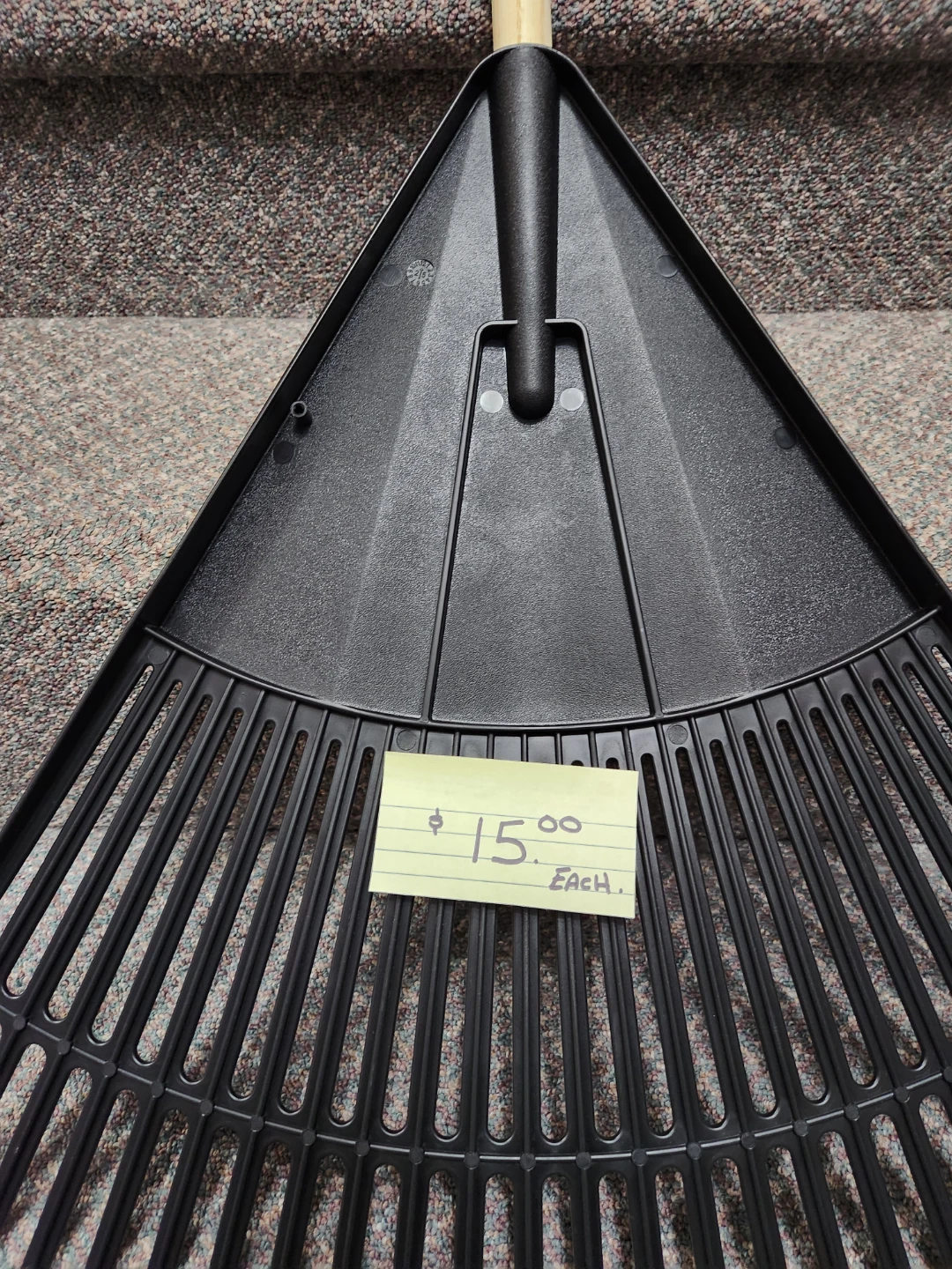 Poly Leaf 24 inch Rake- Brand New - photo 4