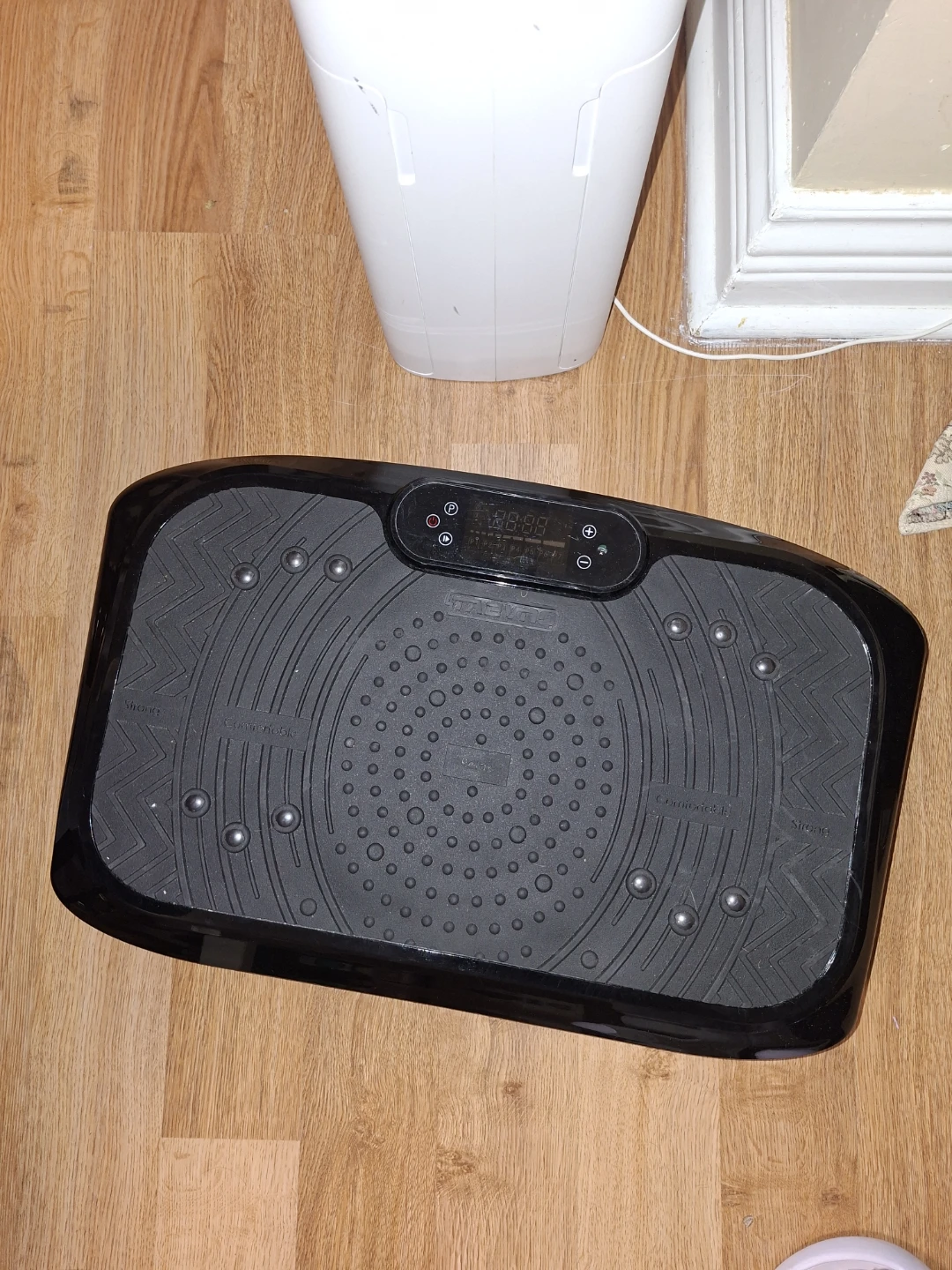 Vibrating Fitness Platform with Remote