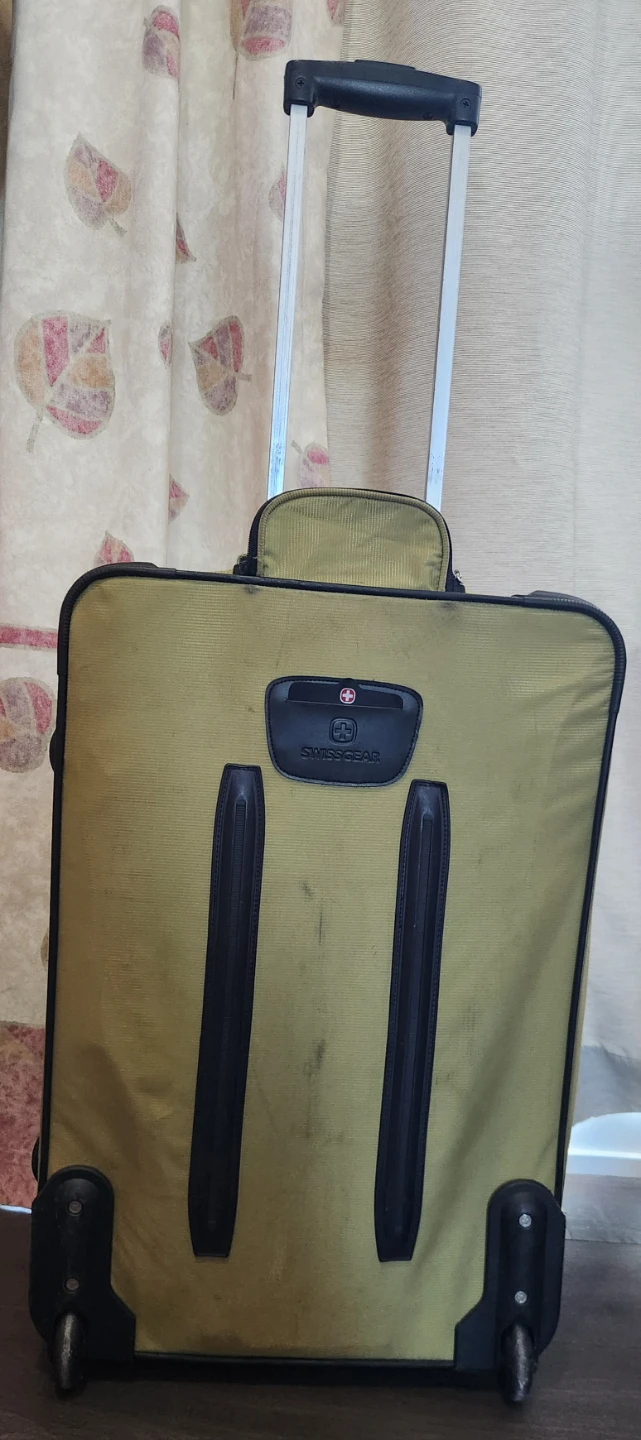 Swiss Gear Rolling Suitcase - photo 4