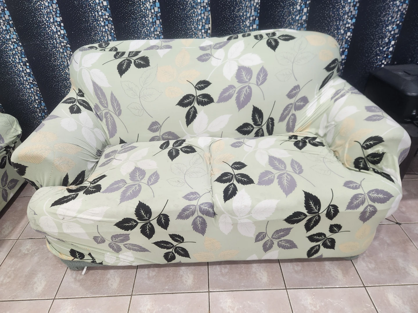Sofa used $400 - photo 2