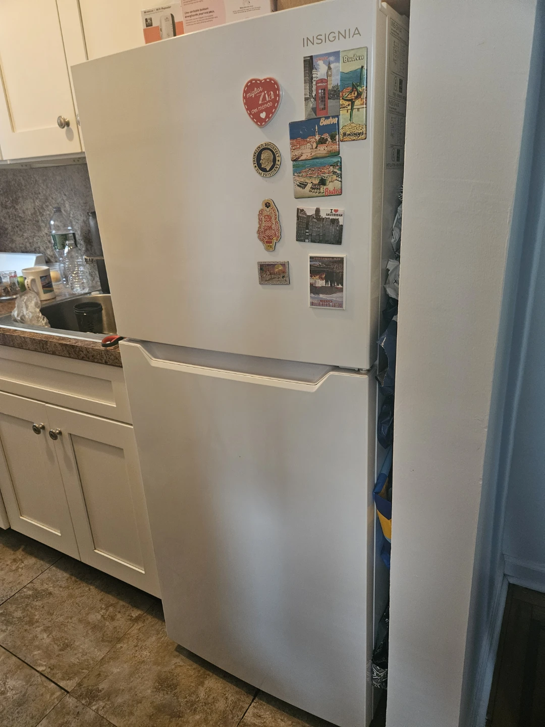 Insignia Refrigerator - photo 2