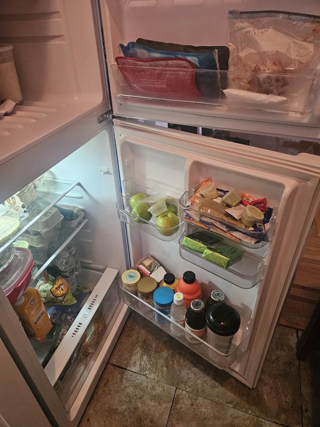Insignia Refrigerator - photo 3