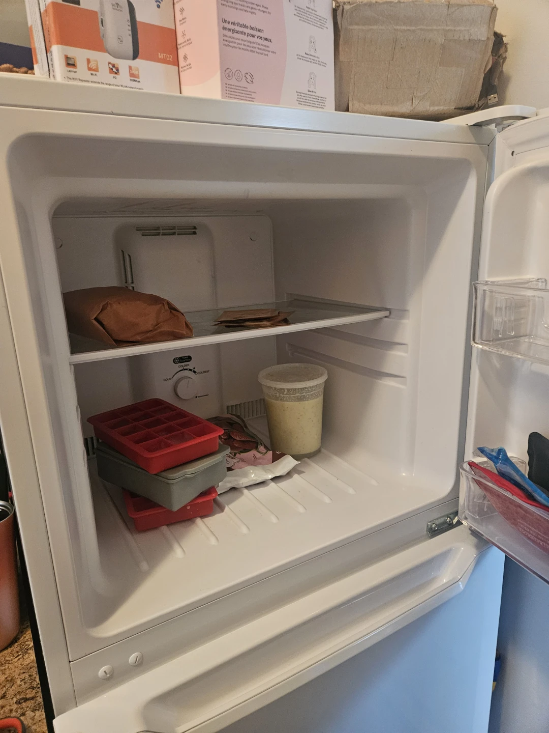 Insignia Refrigerator - photo 4