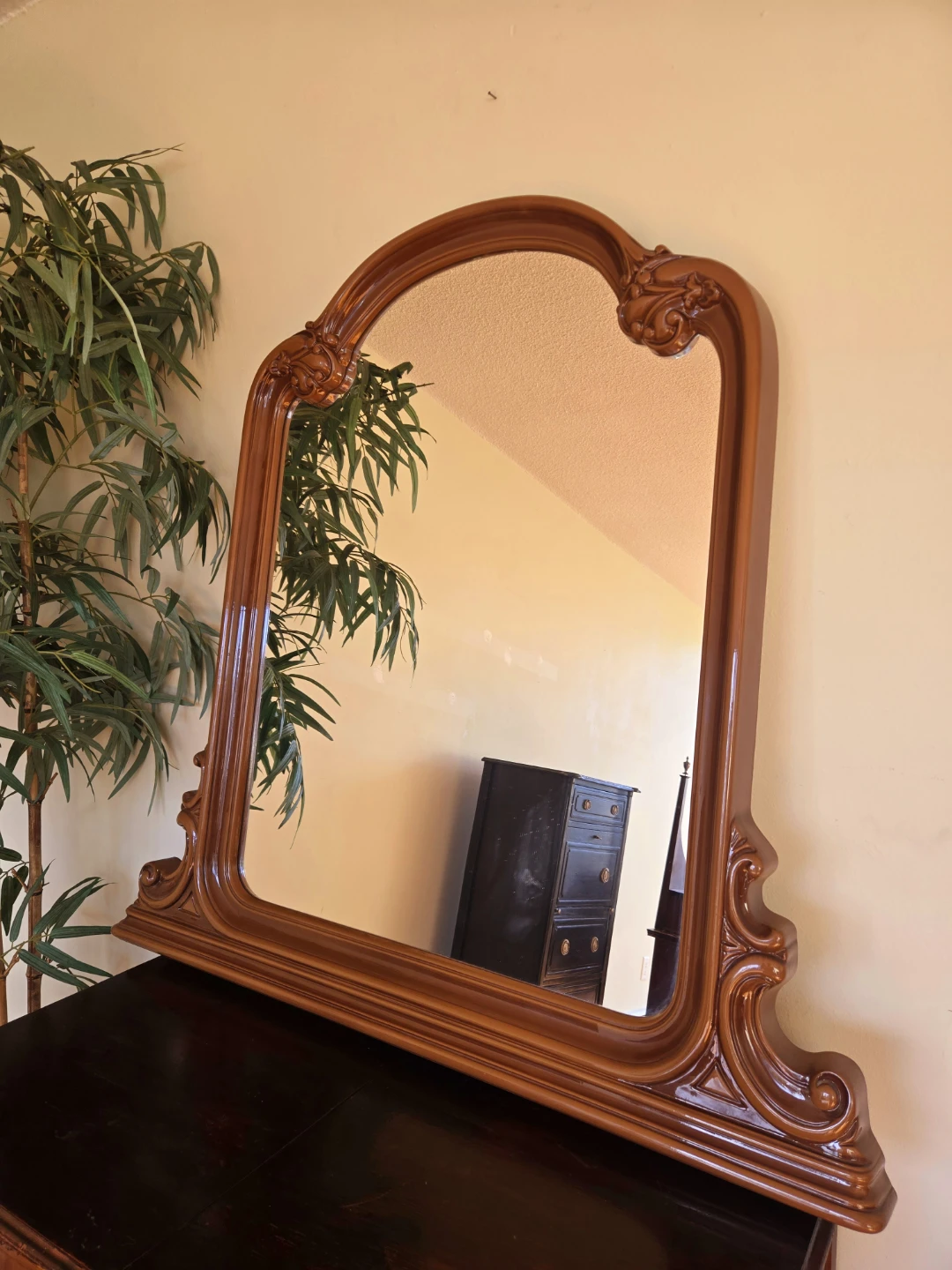 Large Wall Mirror Or Dresser Mirror (Delivery Available)