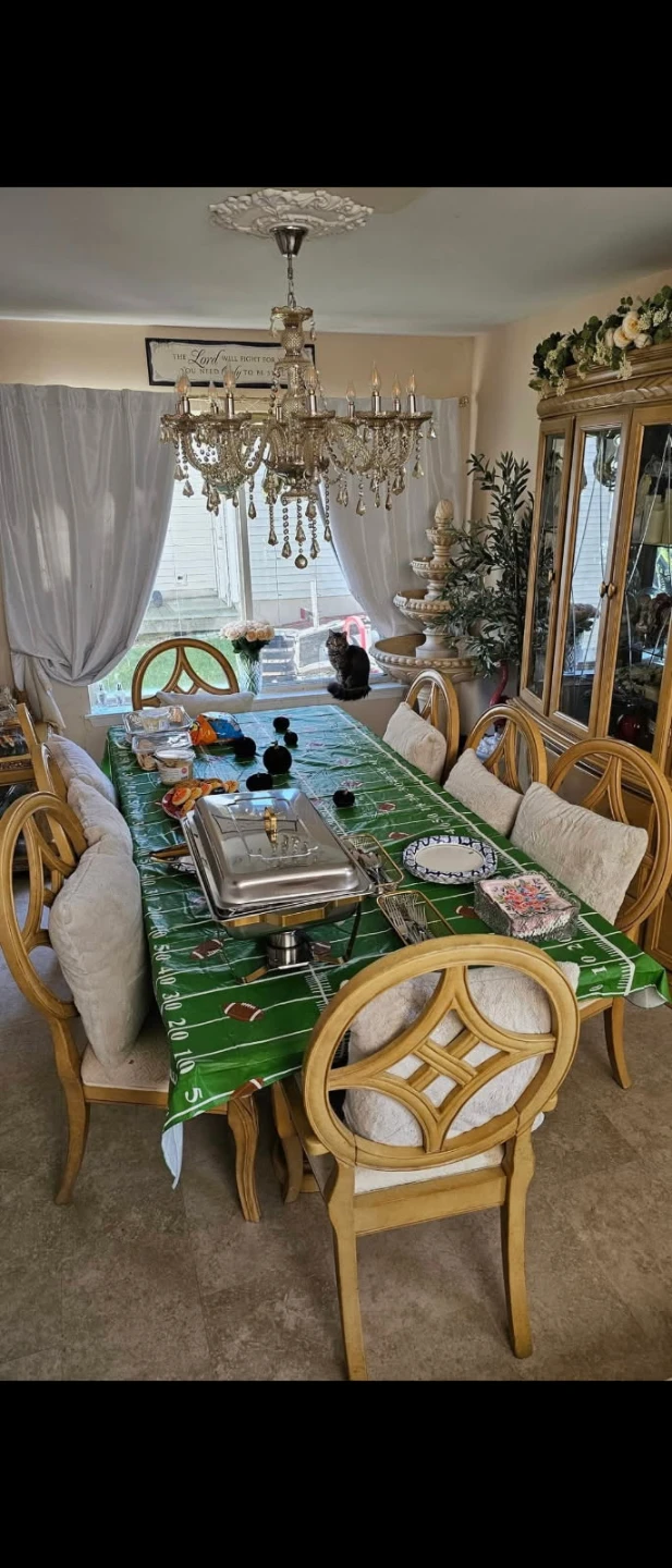 Dining room table with 8 chairs and China cabinet - photo 2