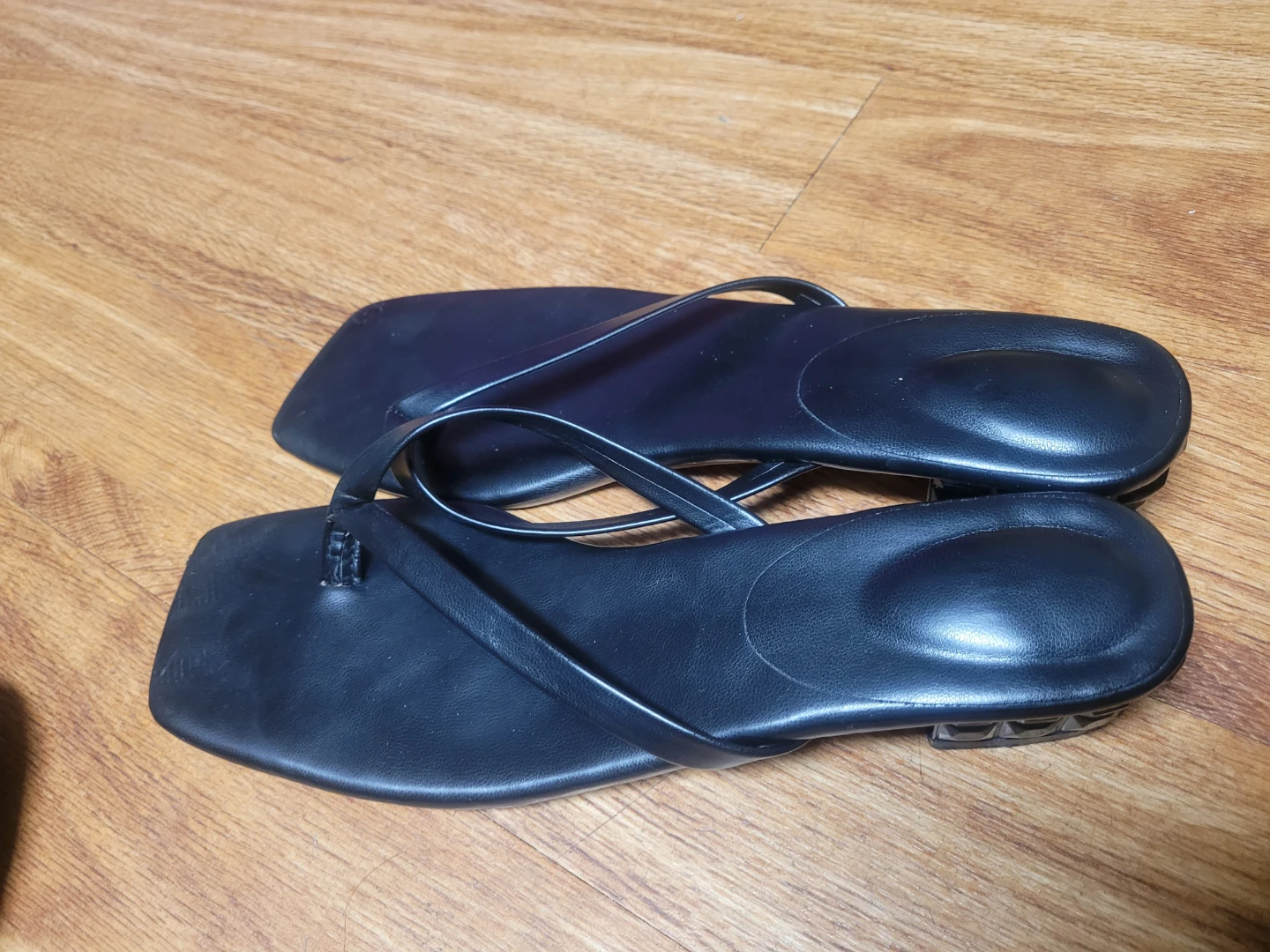 Black Square Toe Thong Sandals - photo 2