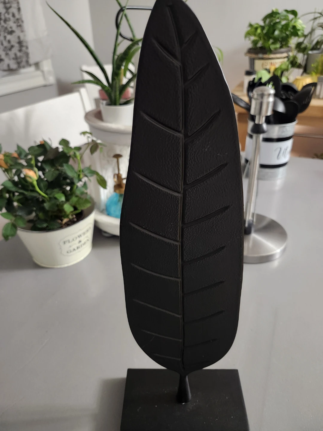 Black Leaf Decorative Sculpture - photo 4