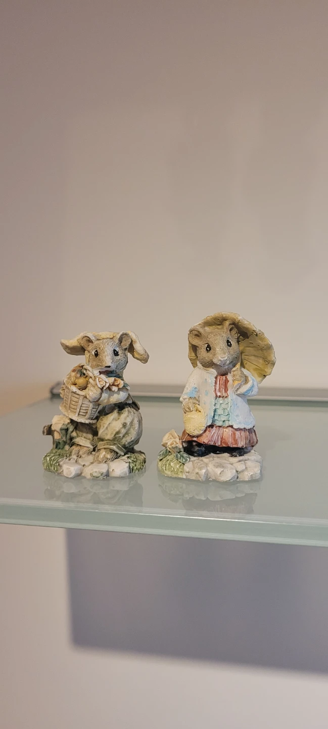 Vintage Avon Set of 2 Country Mice Figurines