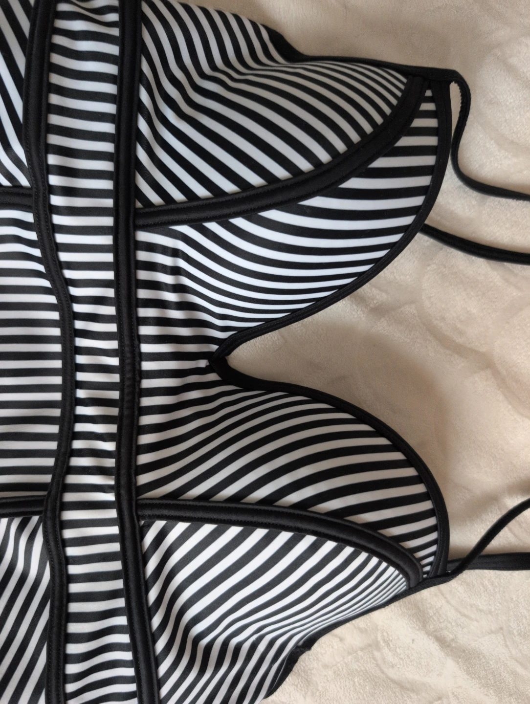 Spanx Black & White Striped One-Piece Swimsuit Size 8 - photo 2