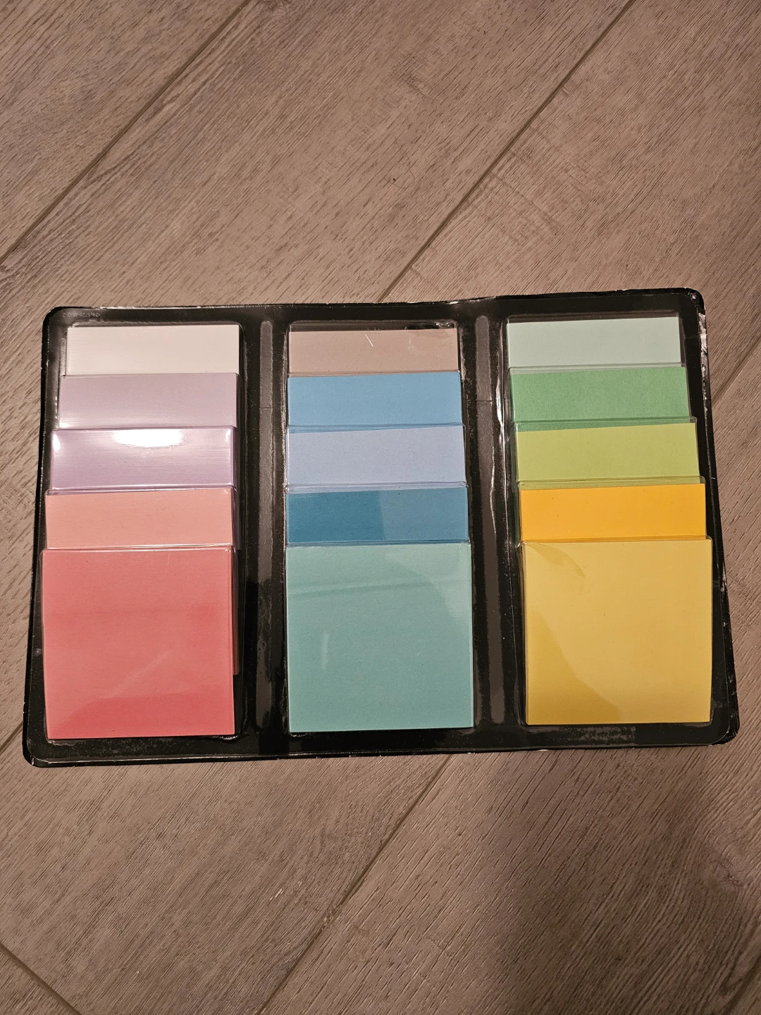 Multi-color sticky notes