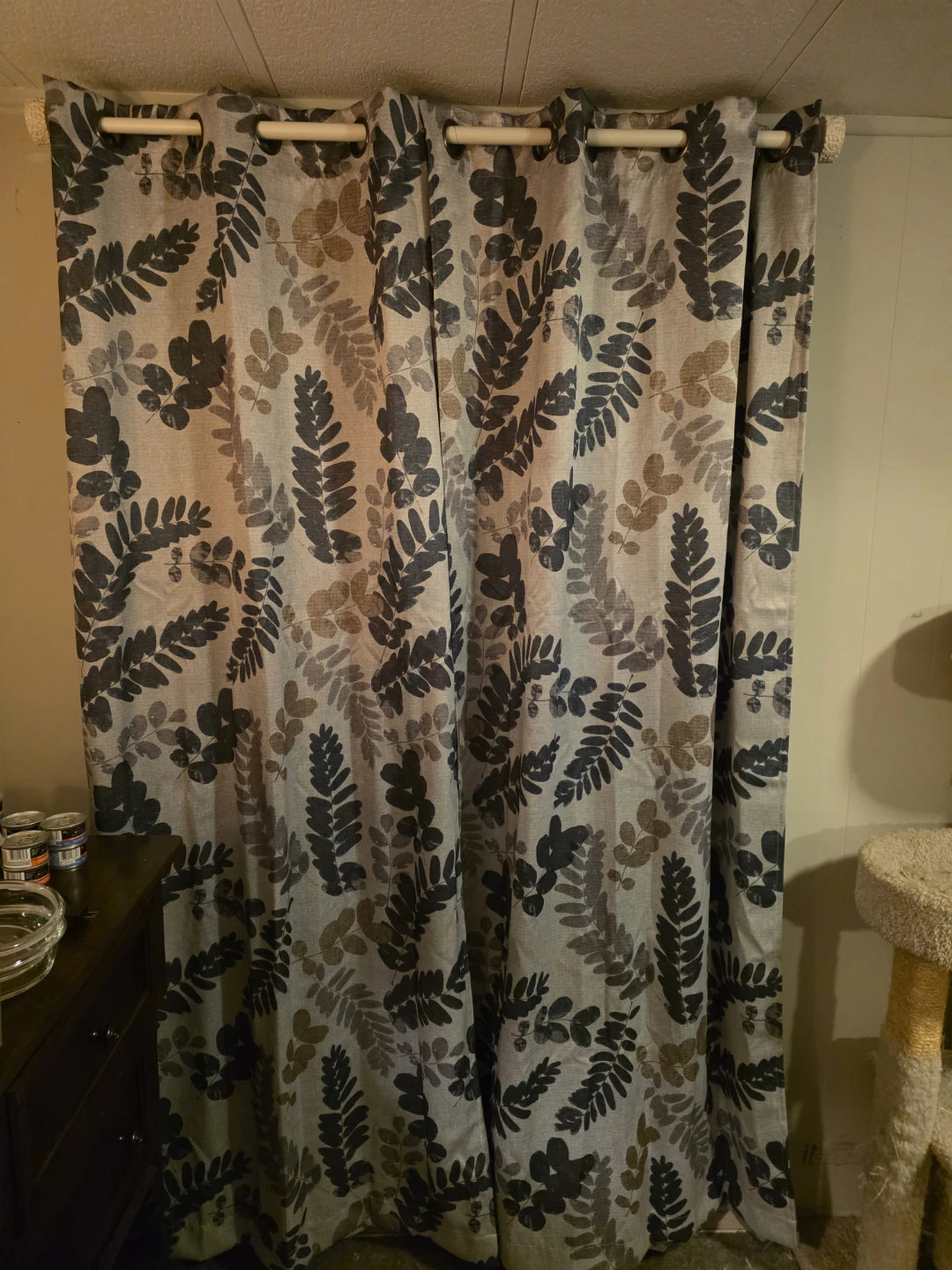 Set of 2 Leaf Pattern Room Darkening Curtains