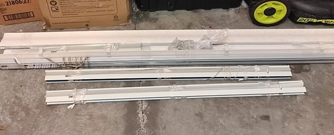 Set of 3 Vertical White Window Blinds