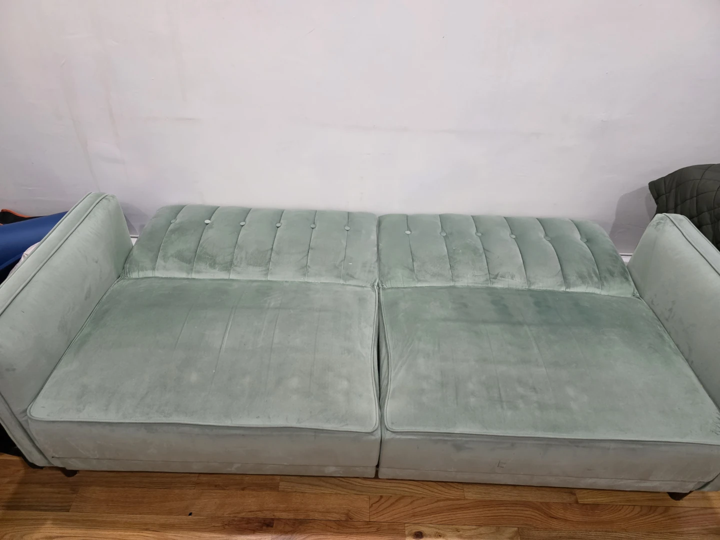 Light green tufted sleeper sofa - photo 3
