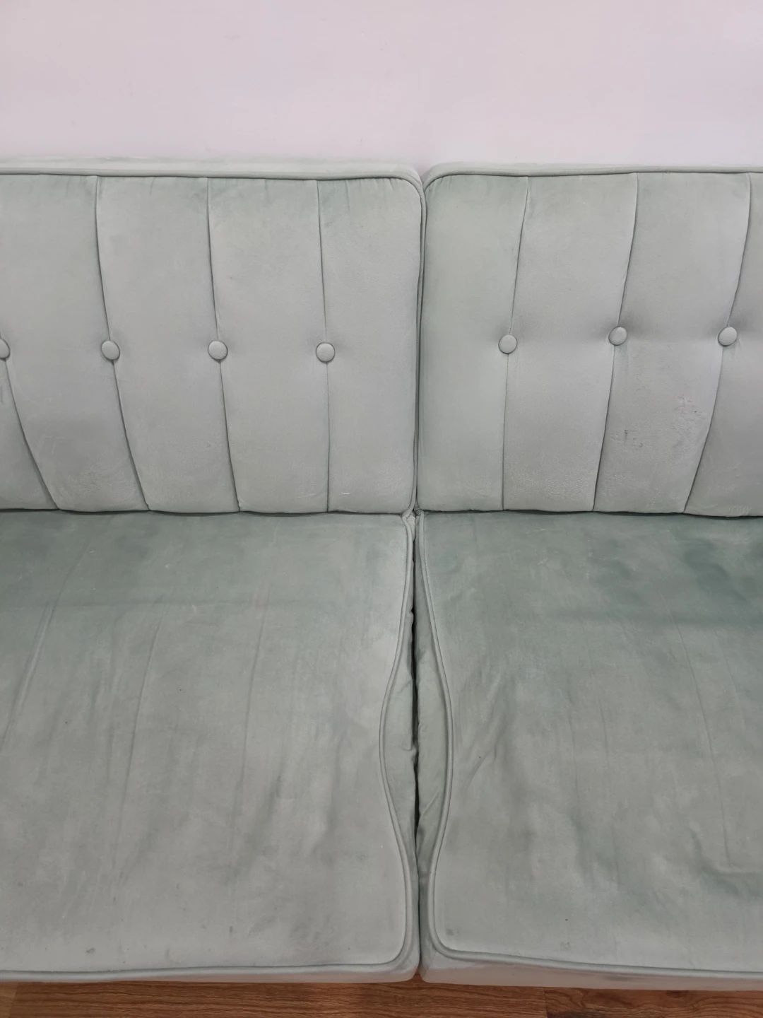 Light green tufted sleeper sofa - photo 5