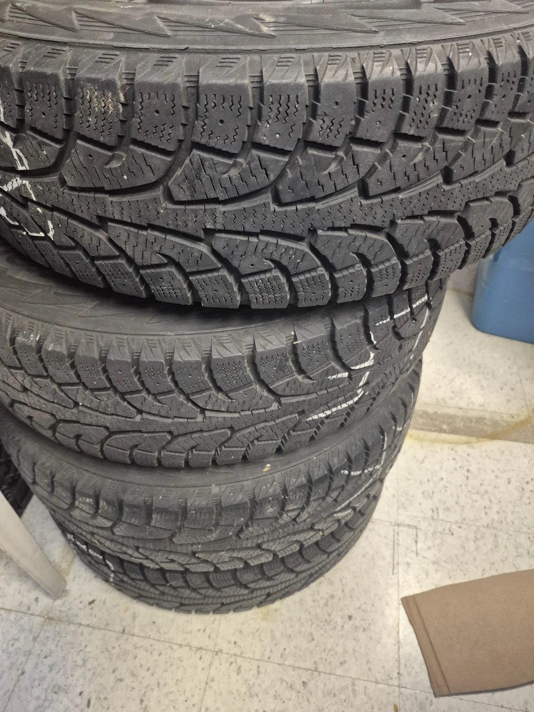 215/70/16 hankook ipike winter - photo 2