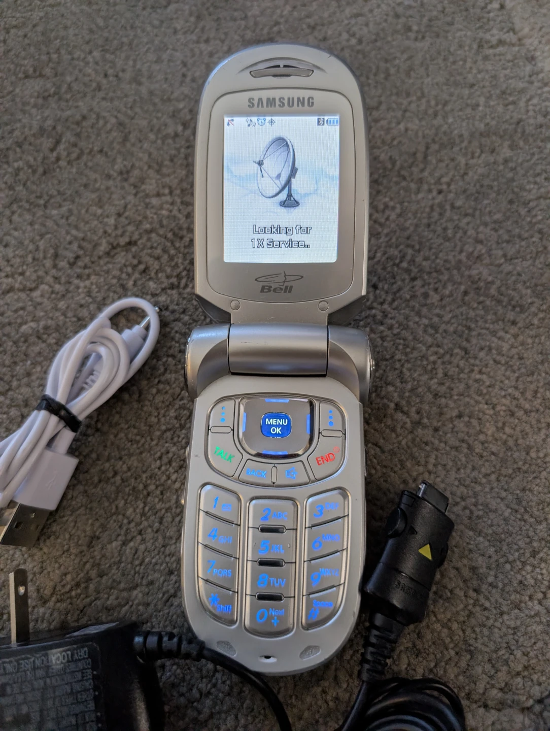 VGUC - Vintage Retro Classic Bell Samsung Flip Phone - photo 3