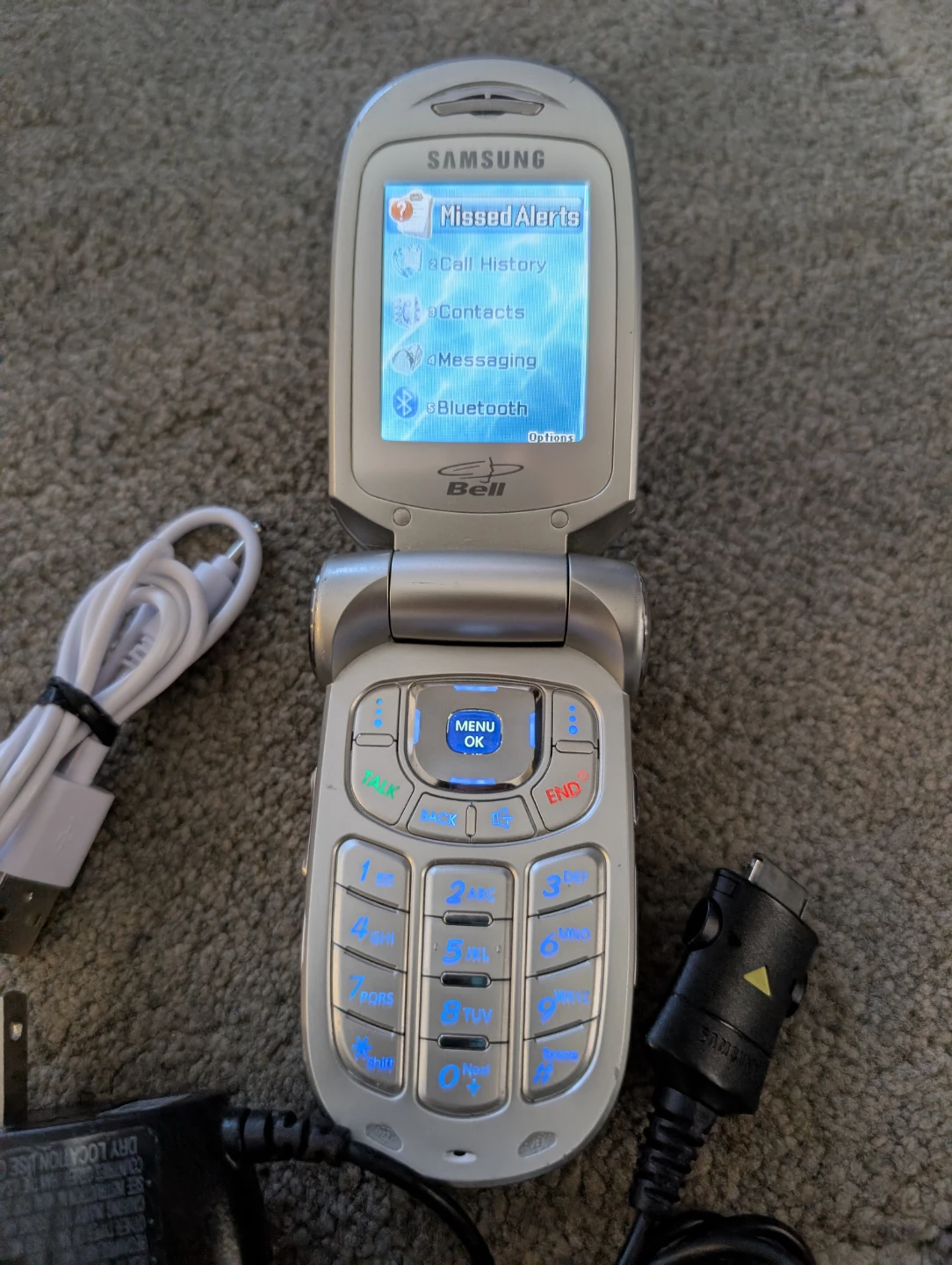 VGUC - Vintage Retro Classic Bell Samsung Flip Phone - photo 4