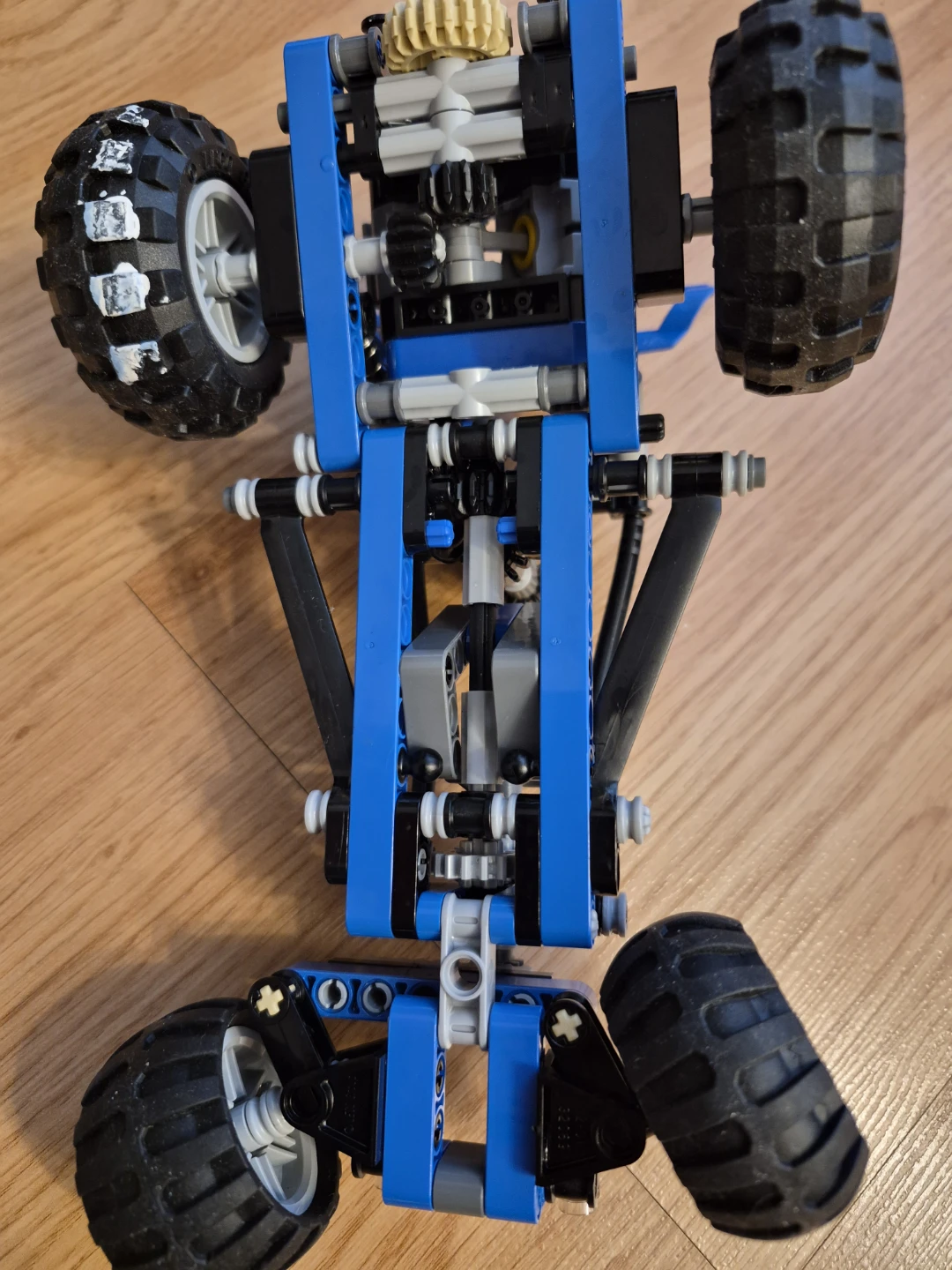 LEGO Technic 8296 Dune Buggy - photo 4