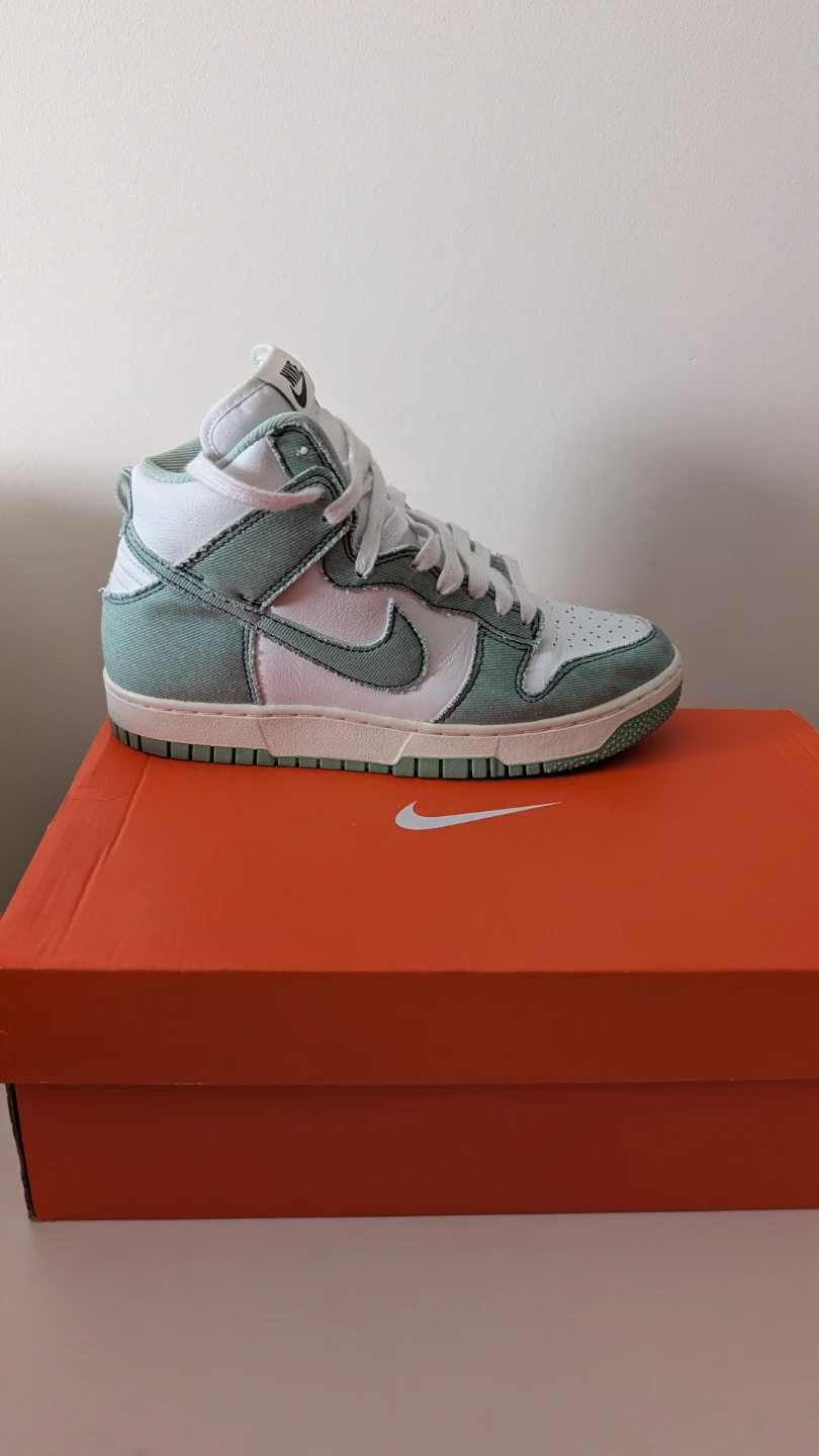 Nike Dunk High Sneakers - Size 8 - Mint Green & White - photo 4