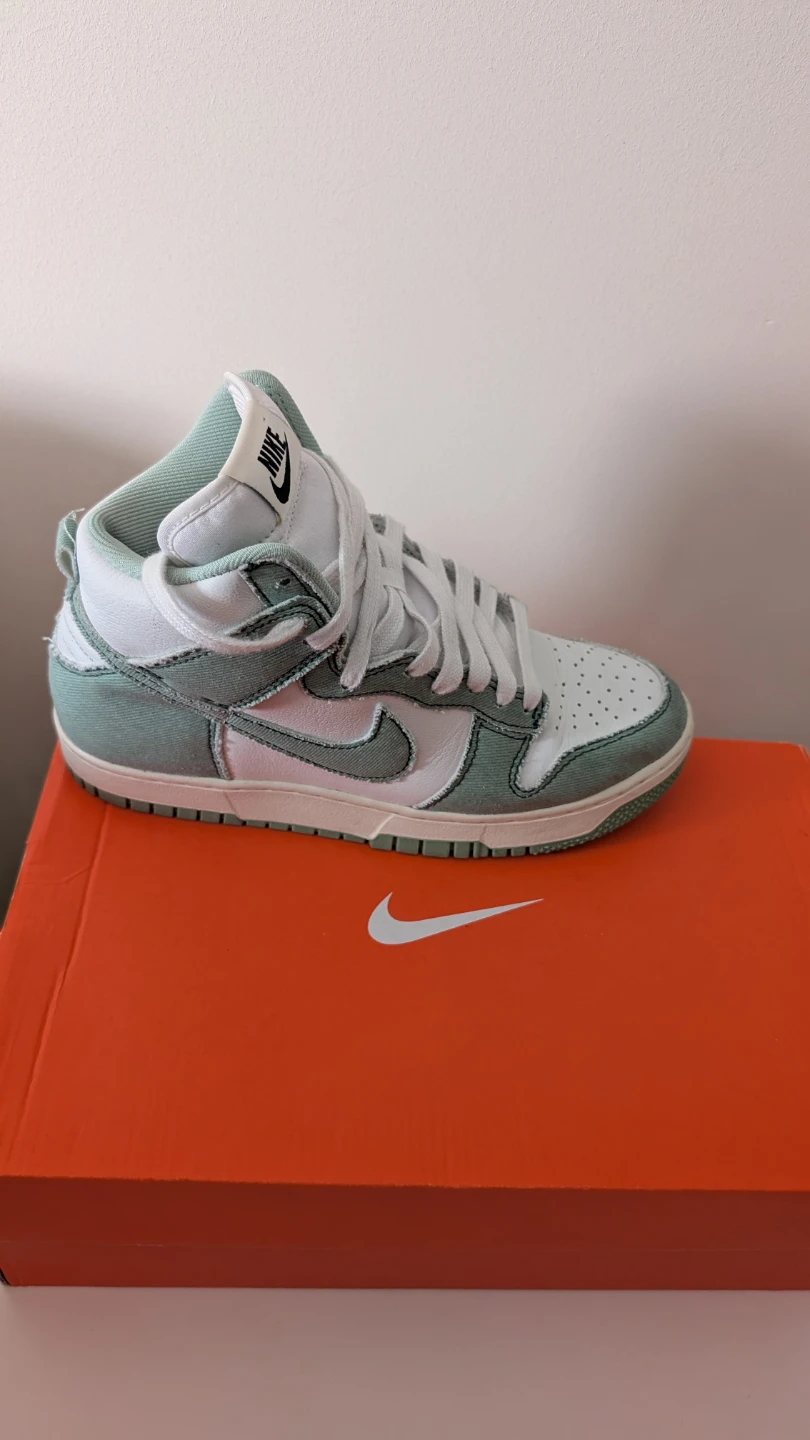 Nike Dunk High Sneakers - Size 8 - Mint Green & White - photo 5