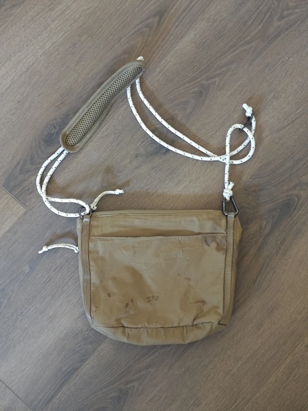 Lululemon Tan Crossbody Bag - photo 2