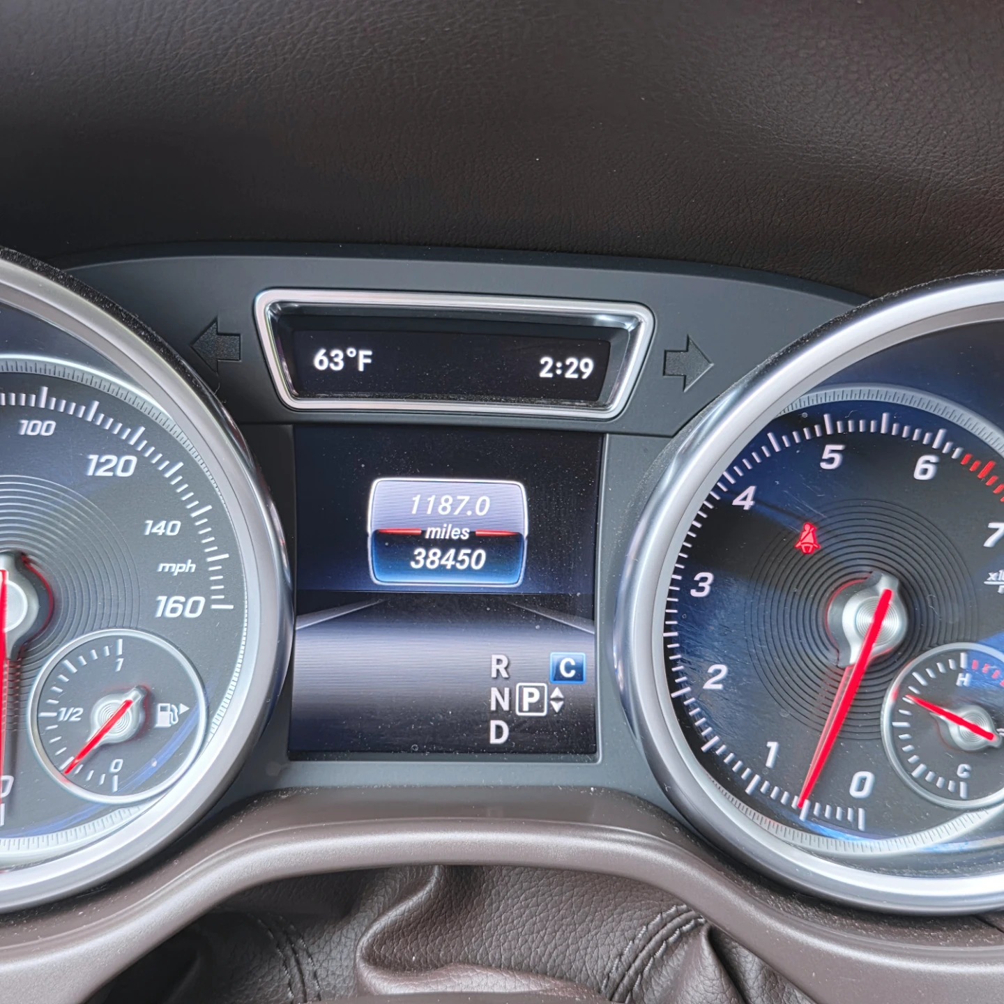 White Mercedes-Benz GLE 350 4MATIC SUV - photo 2