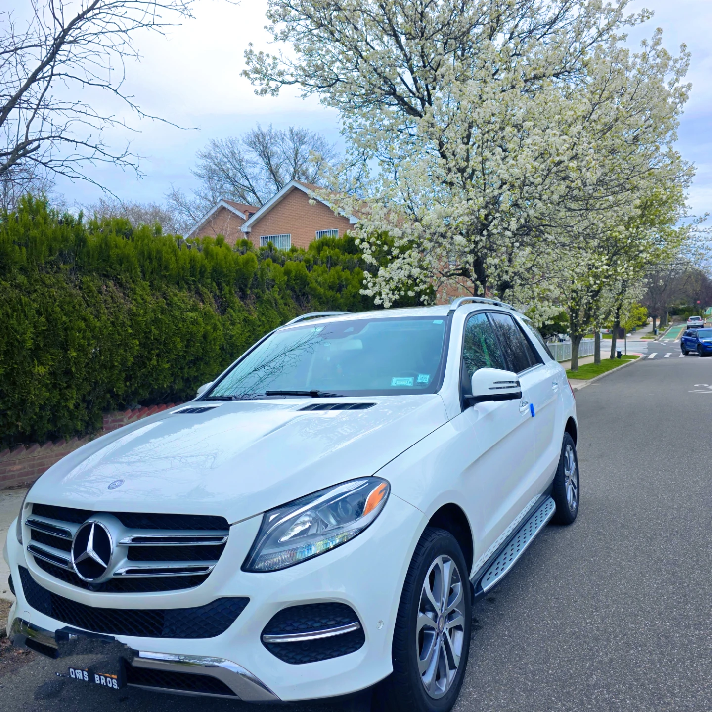 White Mercedes-Benz GLE 350 4MATIC SUV - photo 5