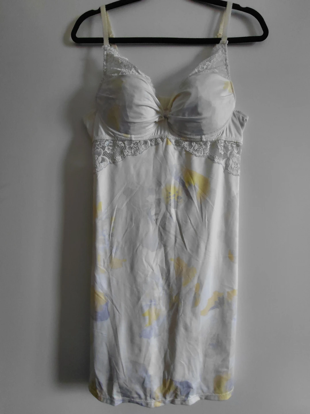 La Vie en Rose White Floral Chemise