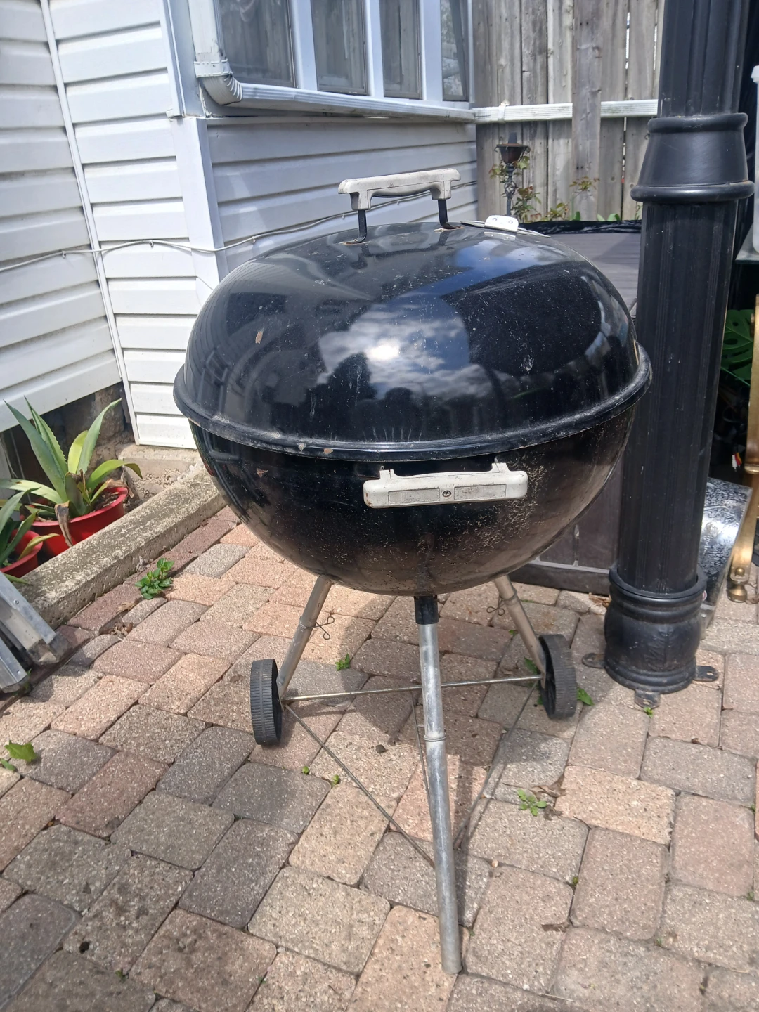 Weber Kettle Grill - photo 2