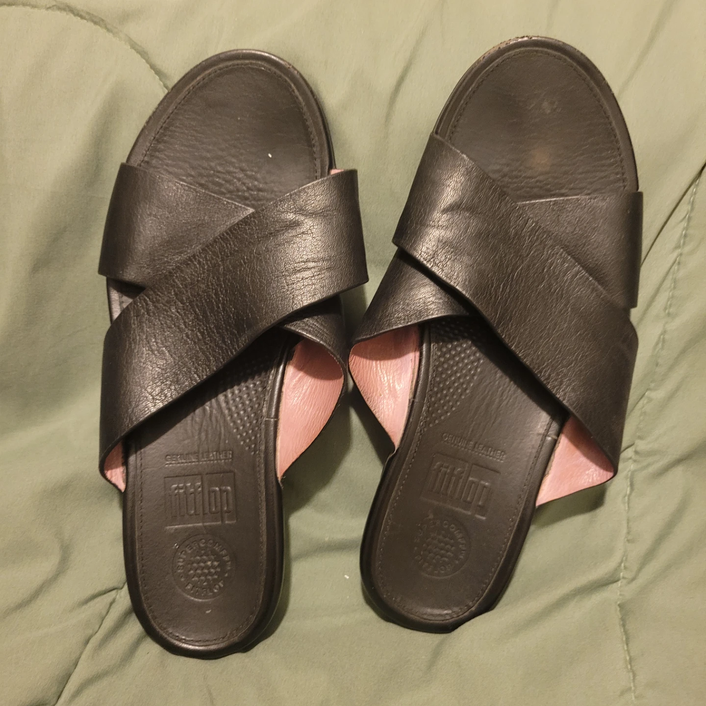 FitFlop Black Leather Criss-Cross Slides W8