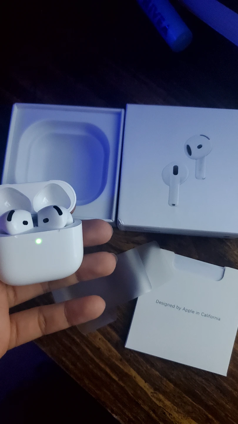 AirPods 4