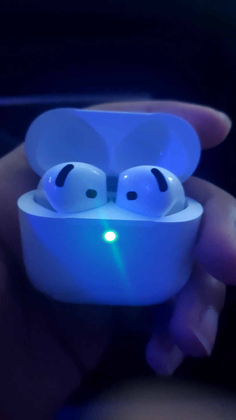 AirPods 4 - photo 2